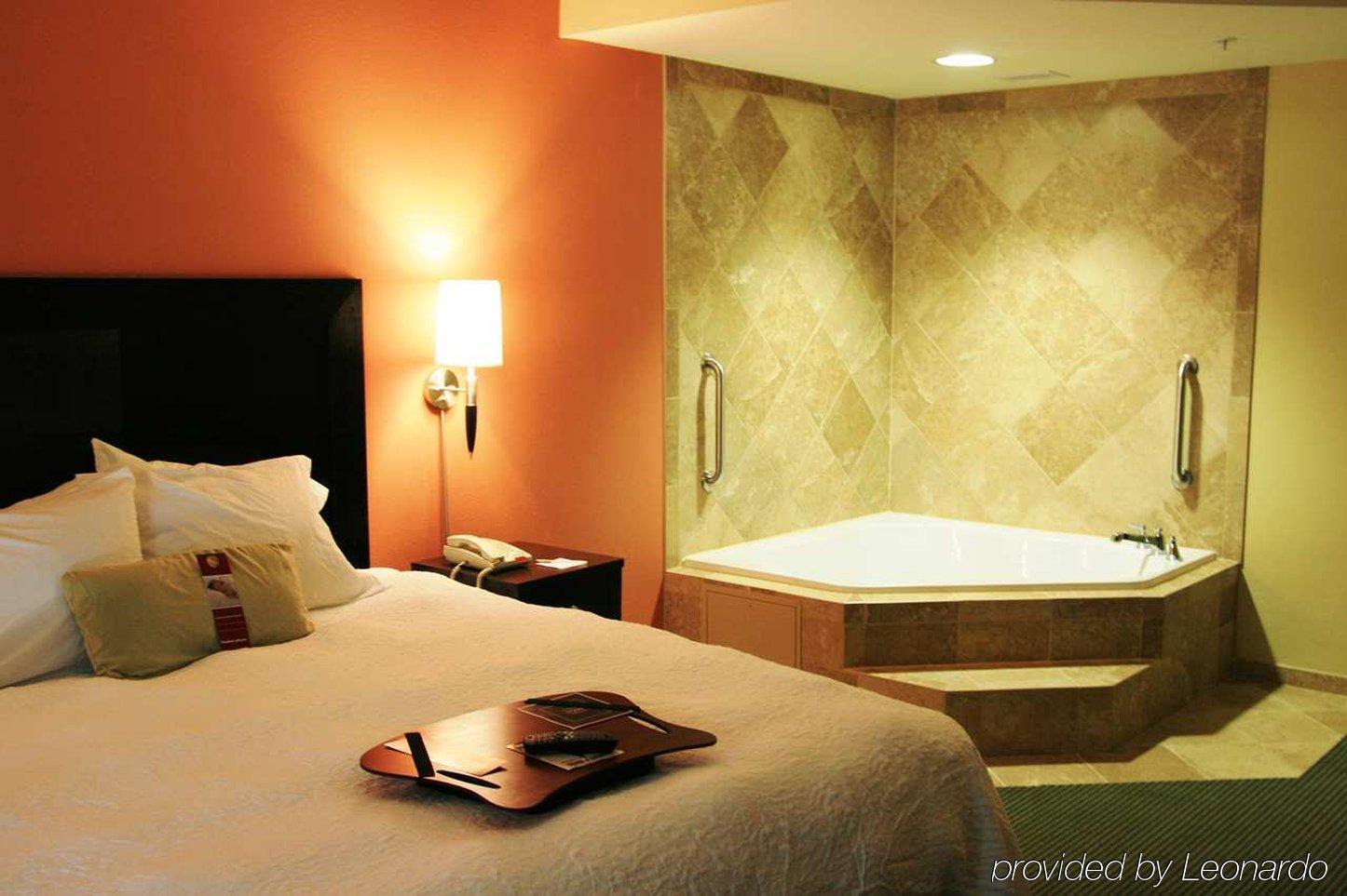 Hampton Inn And Suites Austin - Лейквей Номер фото